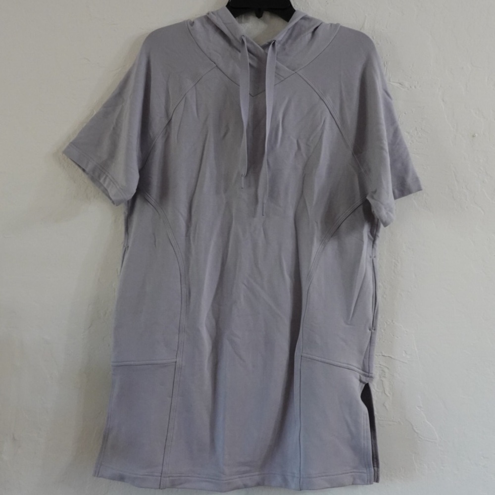 Athleta‎ Short Sleeve Hoodie – Size XS, Light Gray, Relaxed Fit with Side Slits